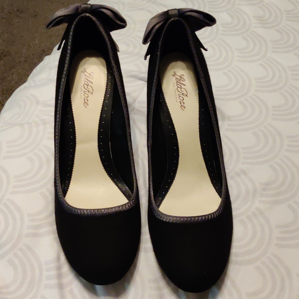 Black Heels - Picture 2 of 6